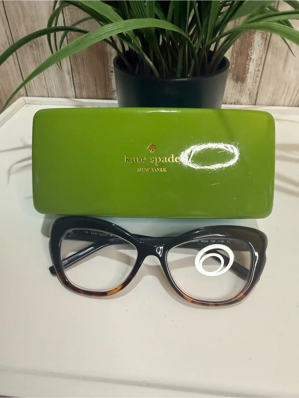kate spade Black and Tortoise Cat-Eye Readers Glasses with Case +1.50
